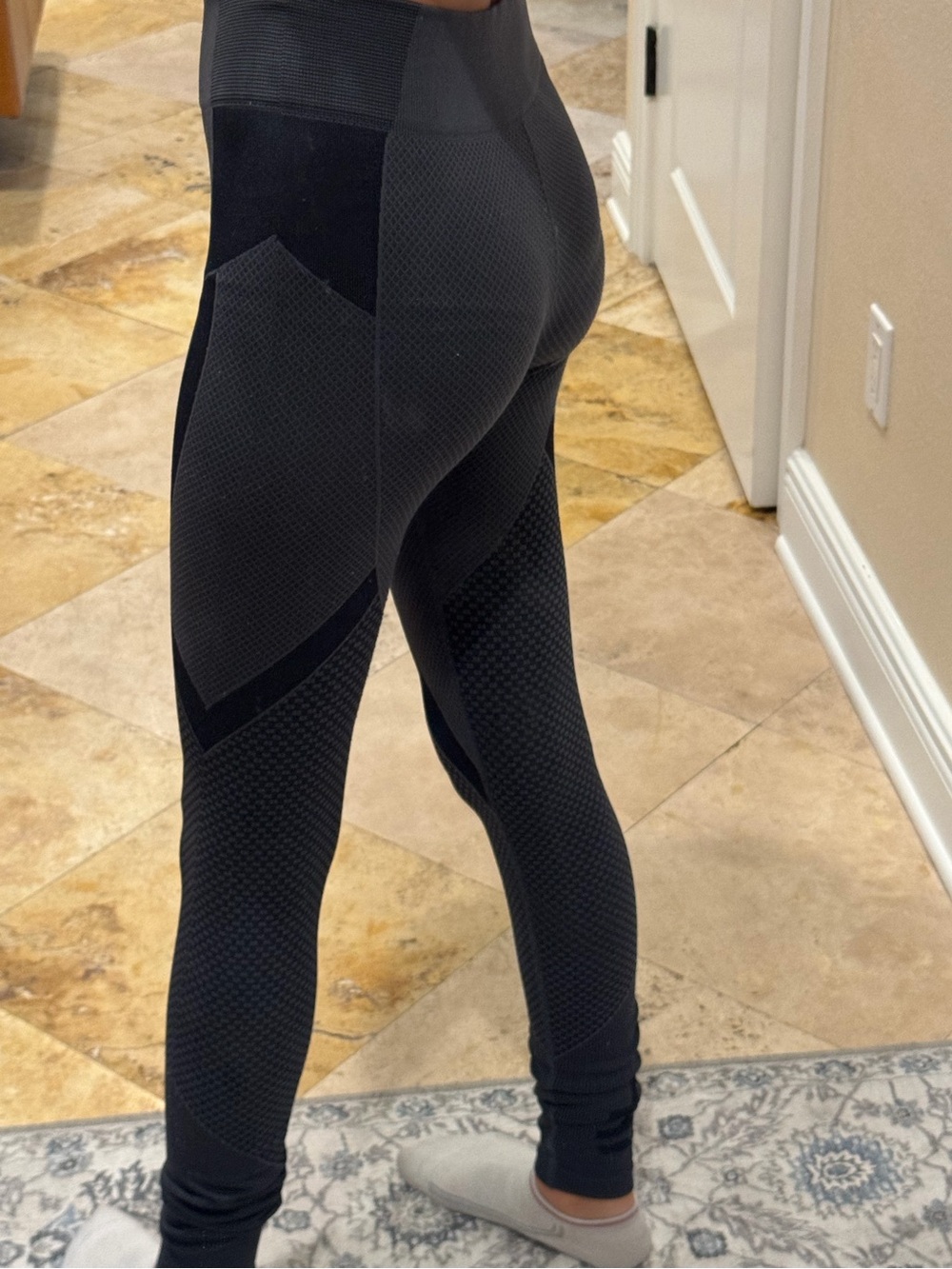 Abercrombie & Fitch Seamless Textured High-Waist Leggings - Blue Grey Black